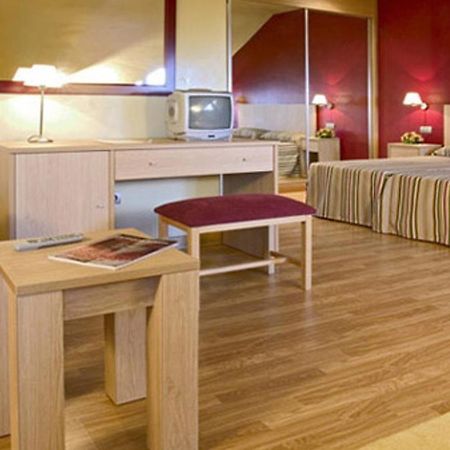 Apartamentos Mar Rovacias Comillas Quarto foto